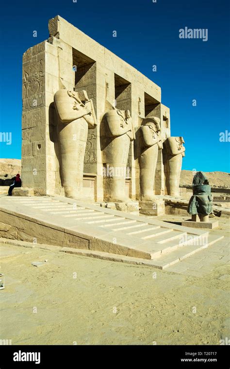 Gypten Luxor Theben West Ramesseum Der Totentempel Ramses Ii