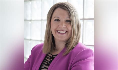scholarships  female finance professionals invest   future
