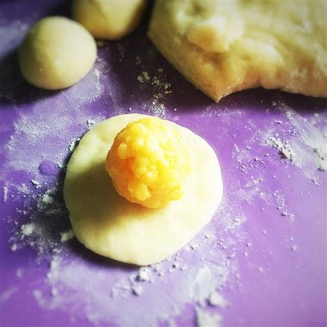 The Hong Kong Cookery Chinese Custard Buns 奶黃包 Custard Buns Baking