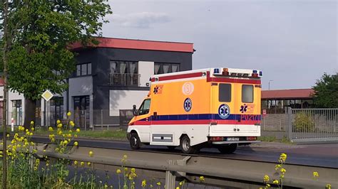 Ambulans Obst Oborniki Przejazd Youtube