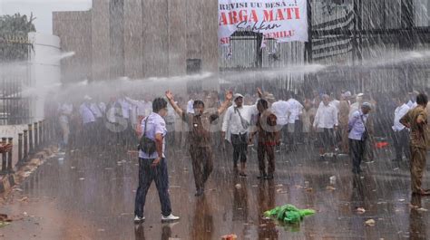 Demo Di DPR Massa Kepala Desa Pulang Lebih Cepat Usai Puan Beri