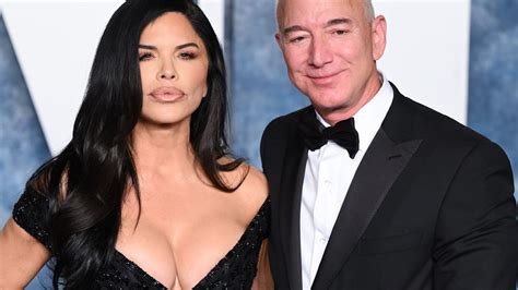 Jeff Bezos Fiancee Lauren Sanchez Sizzles In 54 Crochet Bikini During Lavish European Vacay