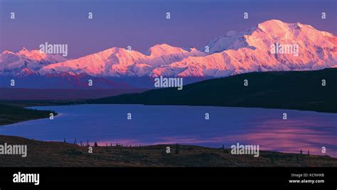 Denali, Mount McKinley with Wonder lake in fall during sunrise, Denali ...