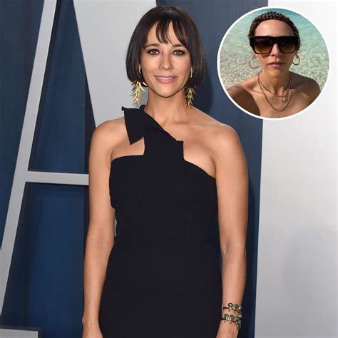 Rashida Jones Bikini Photos Are So Gorgeous See The Office Alums