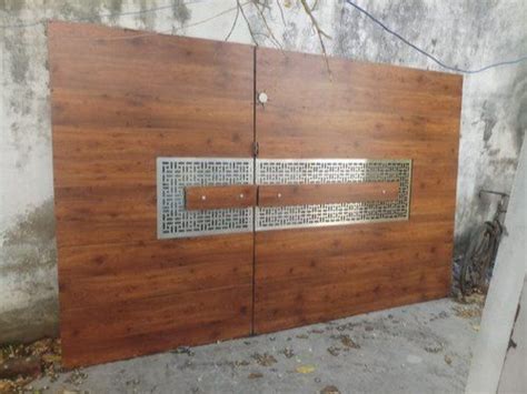 Hinged Brown Stainless Steel And Wooden Gate Thickness 2 4 Material