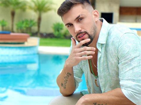 Arthur Picoli Do Bbb Revela Convite Para Uma Massagem Inusitada De