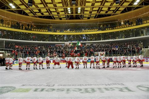 Hockey Ghiaccio Nella Serata Di Ice League Vince Bolzano Cadono