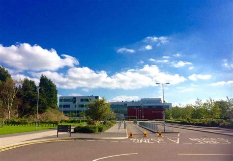 Horizon Community College Barnsley © Steve Fareham Geograph Britain