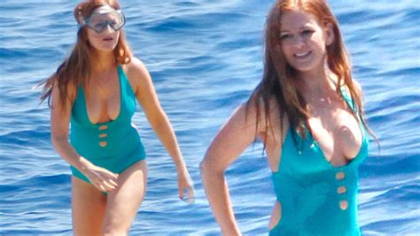 Hot Mama Isla Fisher Debuts Her Impressive Post Baby Bikini Body