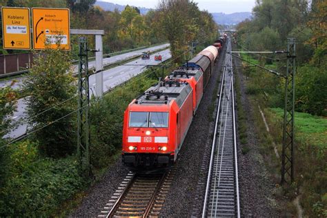 185 235 9 DB Und Eine Unbekannte 185er Von Railion Kommen Aus Richtung