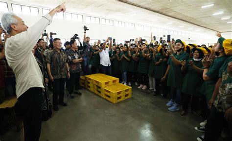 Tembang Cinta Buruh Pabrik Rokok Grendel Malang Untuk Ganjar