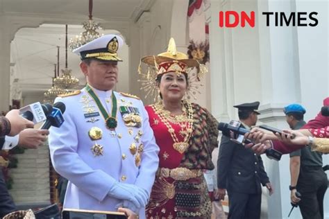 Anggun Istri Panglima TNI Pakai Baju Adat Sumut Di HUT Ke 7