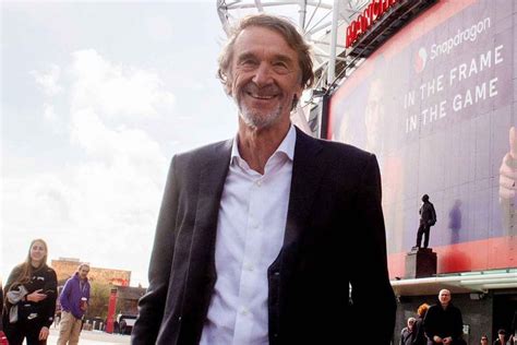 Kebijakan Sir Jim Ratcliffe Di MU Setelah PHK Massal Kini Staf Harus