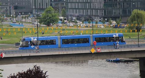 Specjalne Linie Tramwajowe I Autobusowe Wyjad Na Ulice Miasta