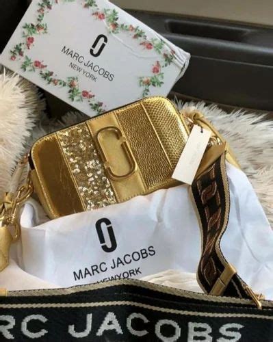 Size Diameter 4 Inch Marc Jacob Snapshot Gold With Box 2 Box At Rs