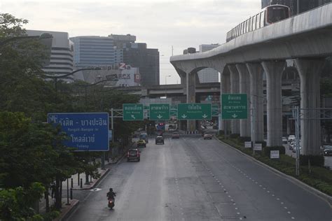 Khaosod English On Twitter Sights Of Nearly Deserted Roads Next To