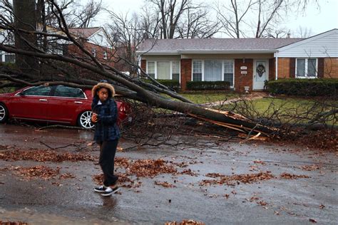 tornado damages homes  downs trees  st louis nbc news