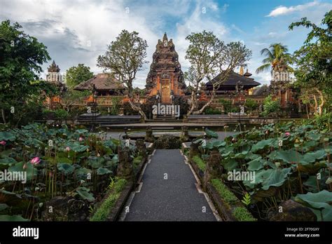 Saraswati Temple Ubud Hi Res Stock Photography And Images Alamy