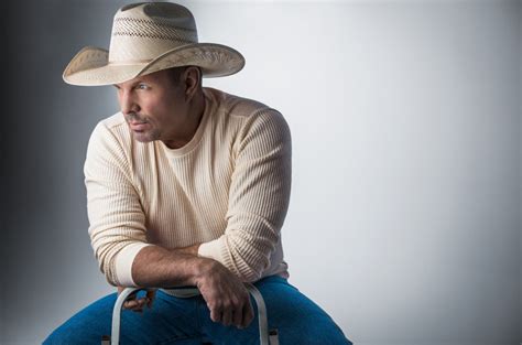 Garth Brooks, Carrie Underwood, Alabama to Headline Kickoff Jam Festival