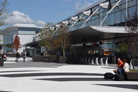 Brussels Airport, a green entrance for the airport « Landezine ...