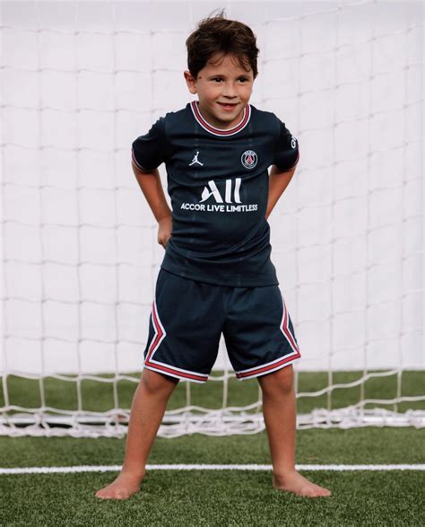 Messi The Small Footballer The Mateo Photo That Blew Up The Networks