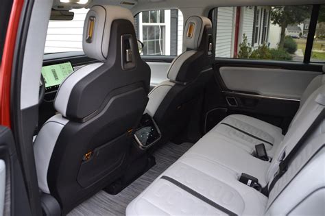 Rivian R1s Electric Suv Review A Mixed Bag For Big Bucks Vectorsjournal