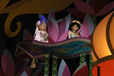 Aladdin And Jasmine Its A Small World Tokyo Disneyland Flickr