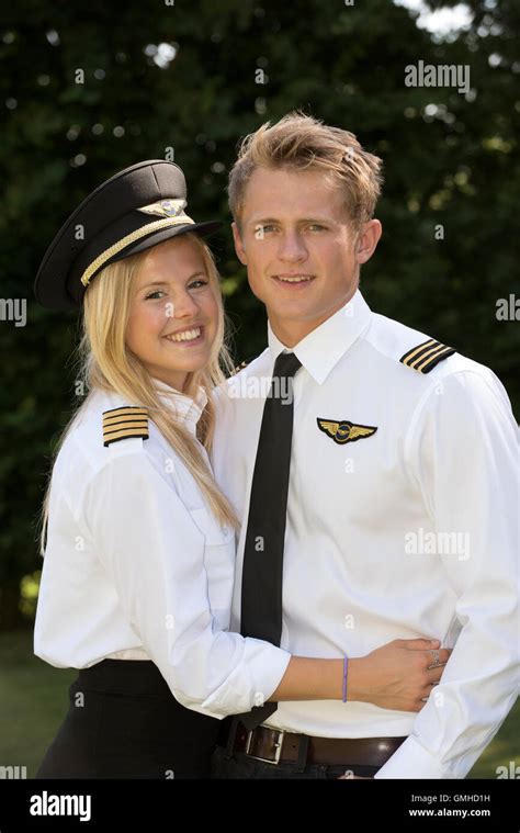 Blonde Offiziere Fotos Und Bildmaterial In Hoher Aufl Sung Alamy