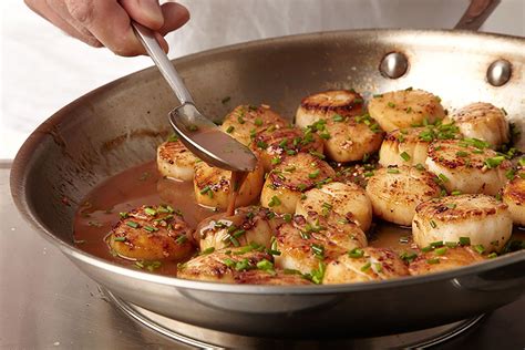 How To Cook Scallops An Easy Step By Step Guide In 2021 Scallops