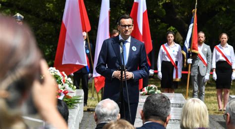 Oddano hołd ofiarom Rzezi Wołyńskiej A Duda potrzeba godnego pochówku