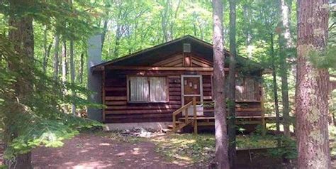 Affordable Cozy Cabin By The Lake Cozy Homes Life Lake Houses For