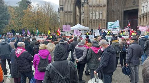 Manifestaci N De La Carta Social Contra La Pobreza En Vitoria Bilbao