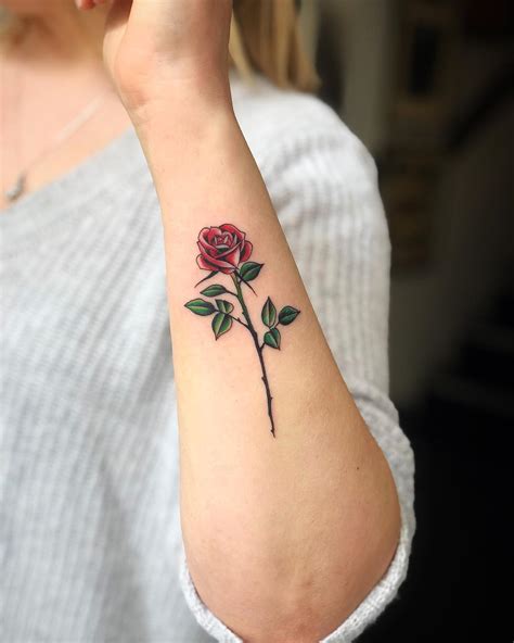 Rosen Tattoo Rosenranke Bedeutung Ideen Und Vorlagen