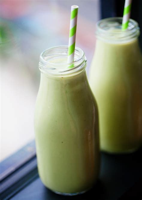 Avocado Smoothie Just 5 Ingredients