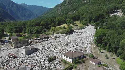 Drei Personen nach Unwetter im Misox vermisst fünf Dörfer ohne Strom