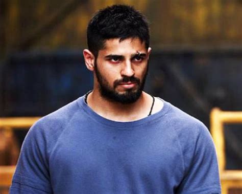 Sidharth Malhotra Reveals All In This Chat Says Mumbai Transformed Him