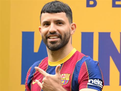 Sergio Aguero a anunțat că revine pe terenul de fotbal la mai bine de