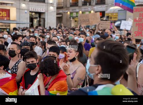 Riot Police Charges Hi Res Stock Photography And Images Alamy