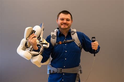 Esa User Demonstration Of The Space Exoskeleton