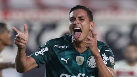 Zagueiro Renan De Itapevi Brilha E Se Torna Promessa No Palmeiras Aos