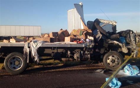 Choque De Tractocamiones Deja 2 Muertos