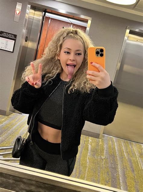 Long Tongue Booty On Twitter Jordan And Her Long Beautiful Tongue