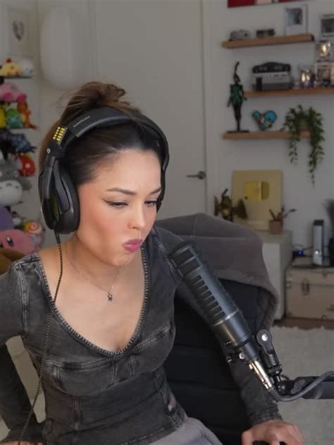 Valkyrae Youtube Nude Influencer Rachell Marie Hofstetter Nude Videos Reddit