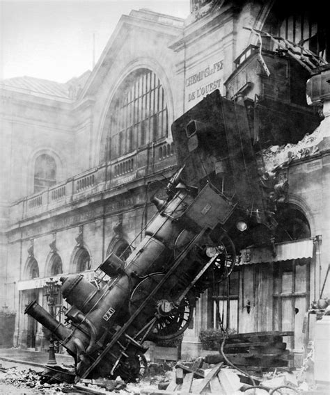 train wreck train images pixabay