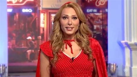 Ti Ai Imaginat O Pe Iulia Vantur In Rol De Scufita Rosie Iat O Asa Cum