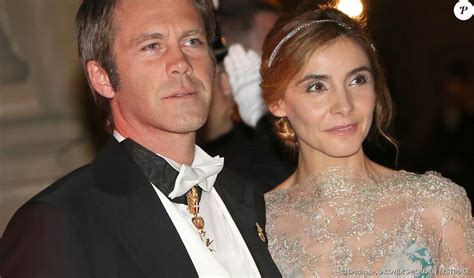 Clotilde Courau Et Emmanuel Philibert De Savoie Les Amoureux Loin L