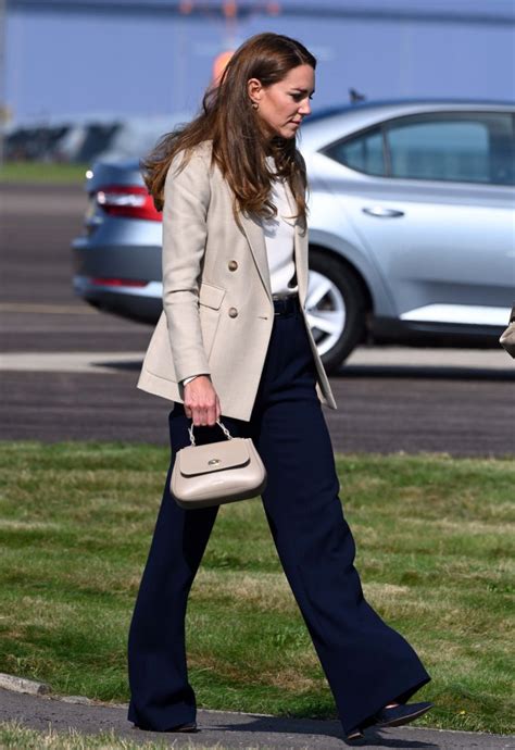 Herfstmode Kate Middleton Trapt Nieuw Seizoen Af Met Nude Blazer Elegance