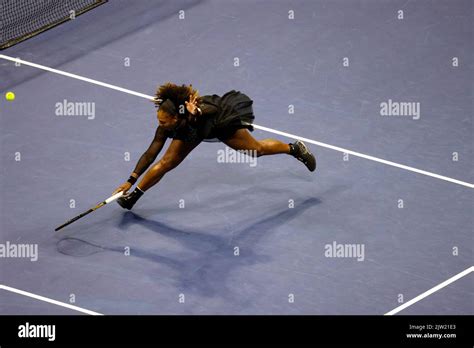 Serena Williams Ajla Tomljanovic Serena Williams Action Hi Res Stock