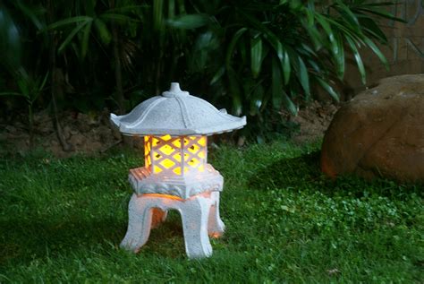 TIAAN 14”height Japanese style lantern Solar garden lamp Solar pagoda ...