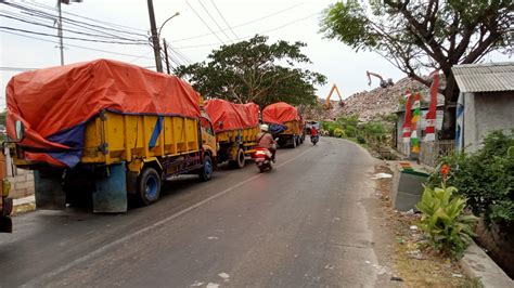 Sampah Menggunung Belasan Truk Sampah Antri Panjang Tiap Hari Di TPA